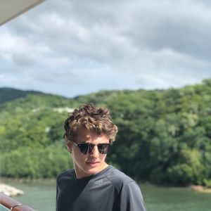 Meet your Posher, Logan